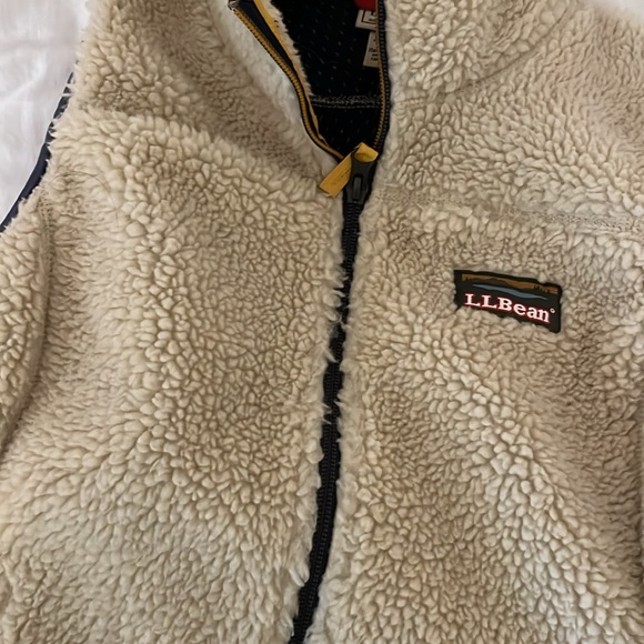 LL Bean Sherpa vest - Picture 4 of 4